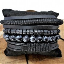 SK 0029 Set van 4 armbanden op kaart-Leder