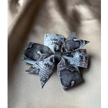 AD 0137 - Haarstrikje op kaart - 6,5x6cm